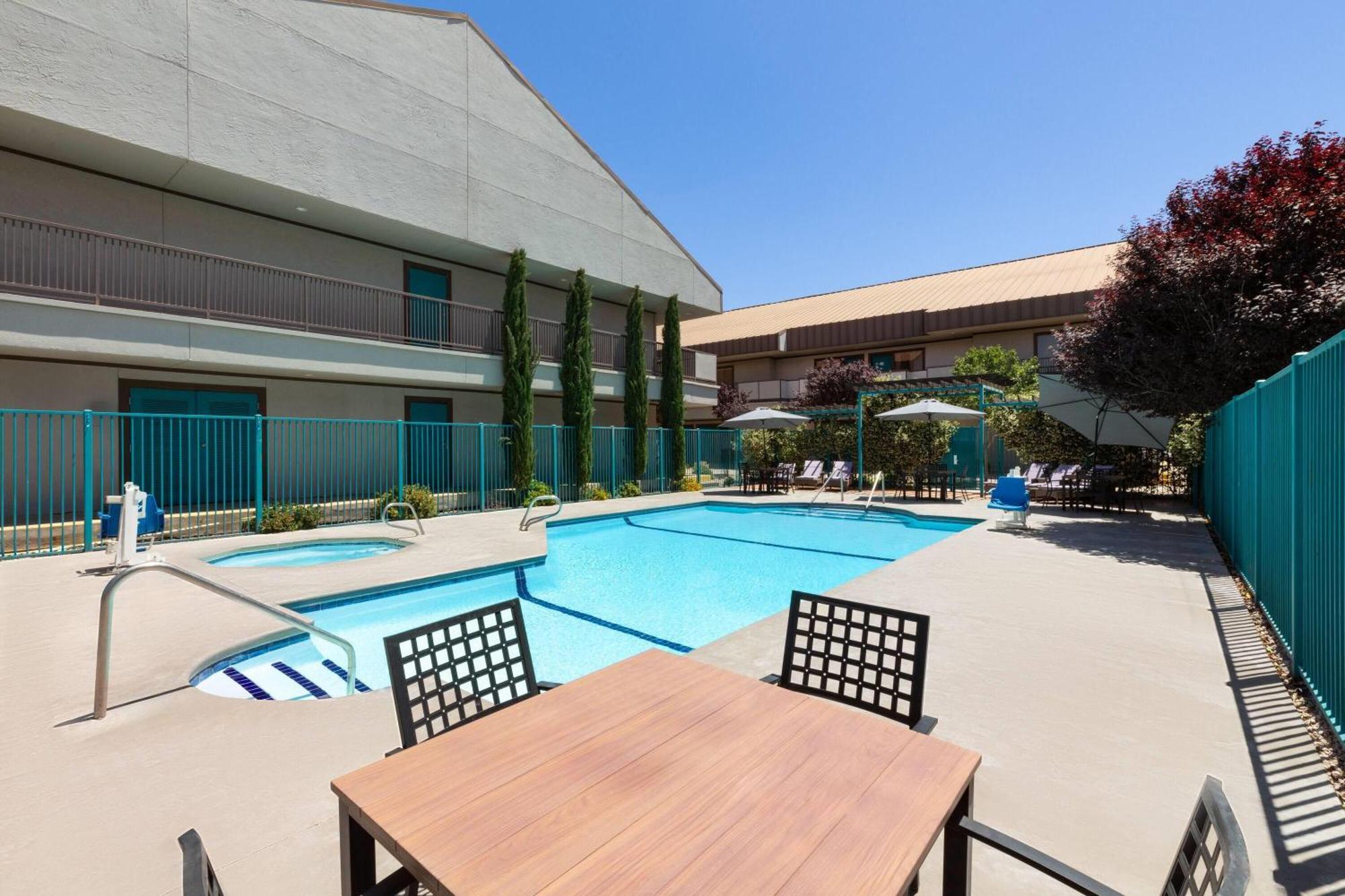 Ramada By Wyndham El Paso Hotel Exterior foto